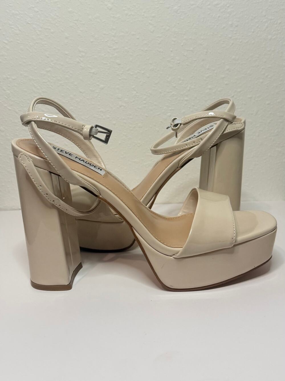 Steve Madden Lessa Bone Patent Platform Block Heel Sandals Size 8
